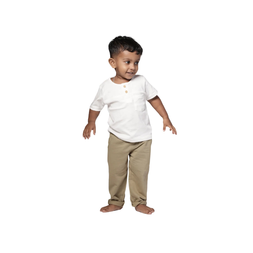 SNOW WHITE POCKET TSHIRT - EarthBased