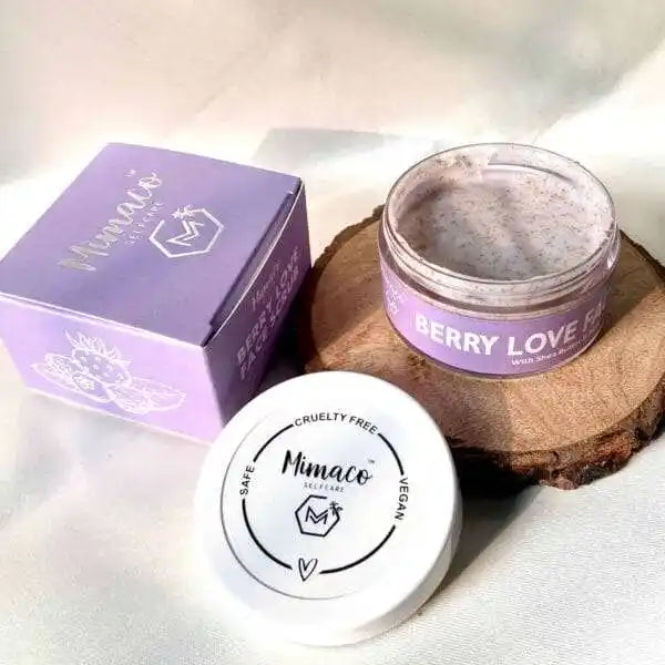 BERRY LOVE- Face Scrub-Improves Skin Texture, Fades Away Marks, Smoothens The Skin - EarthBased