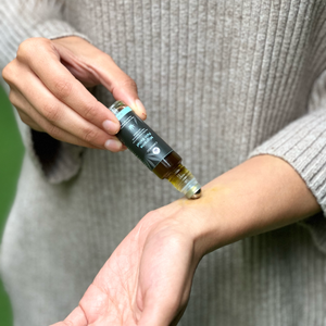 MIGRAINE PAIN RELIEF ROLL-ON - EarthBased 