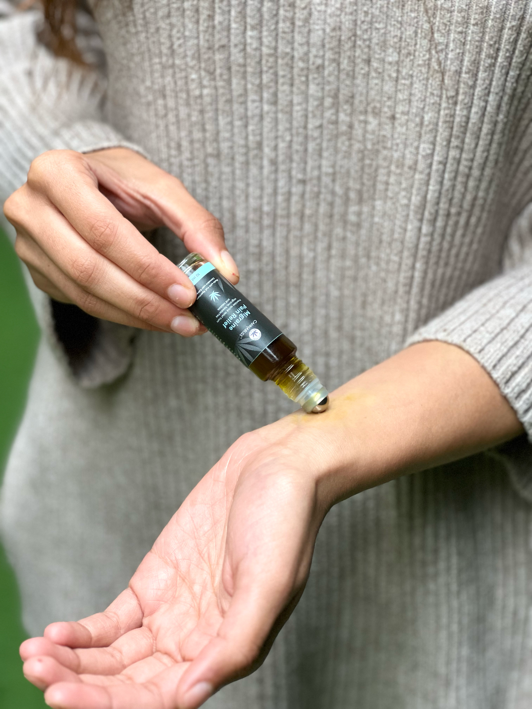 MIGRAINE PAIN RELIEF ROLL-ON - EarthBased 