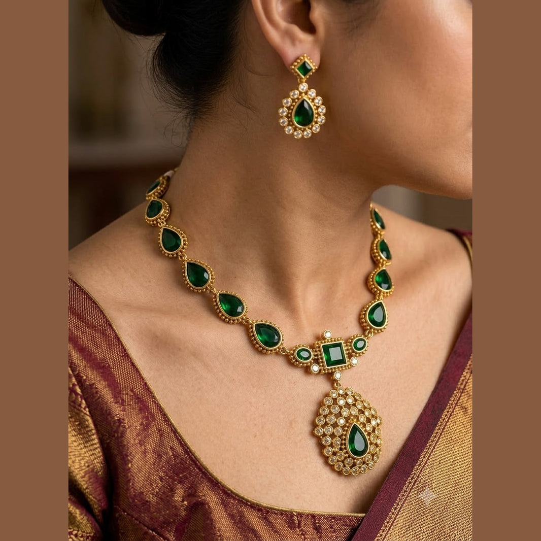 Emerald Pendant Necklace Set