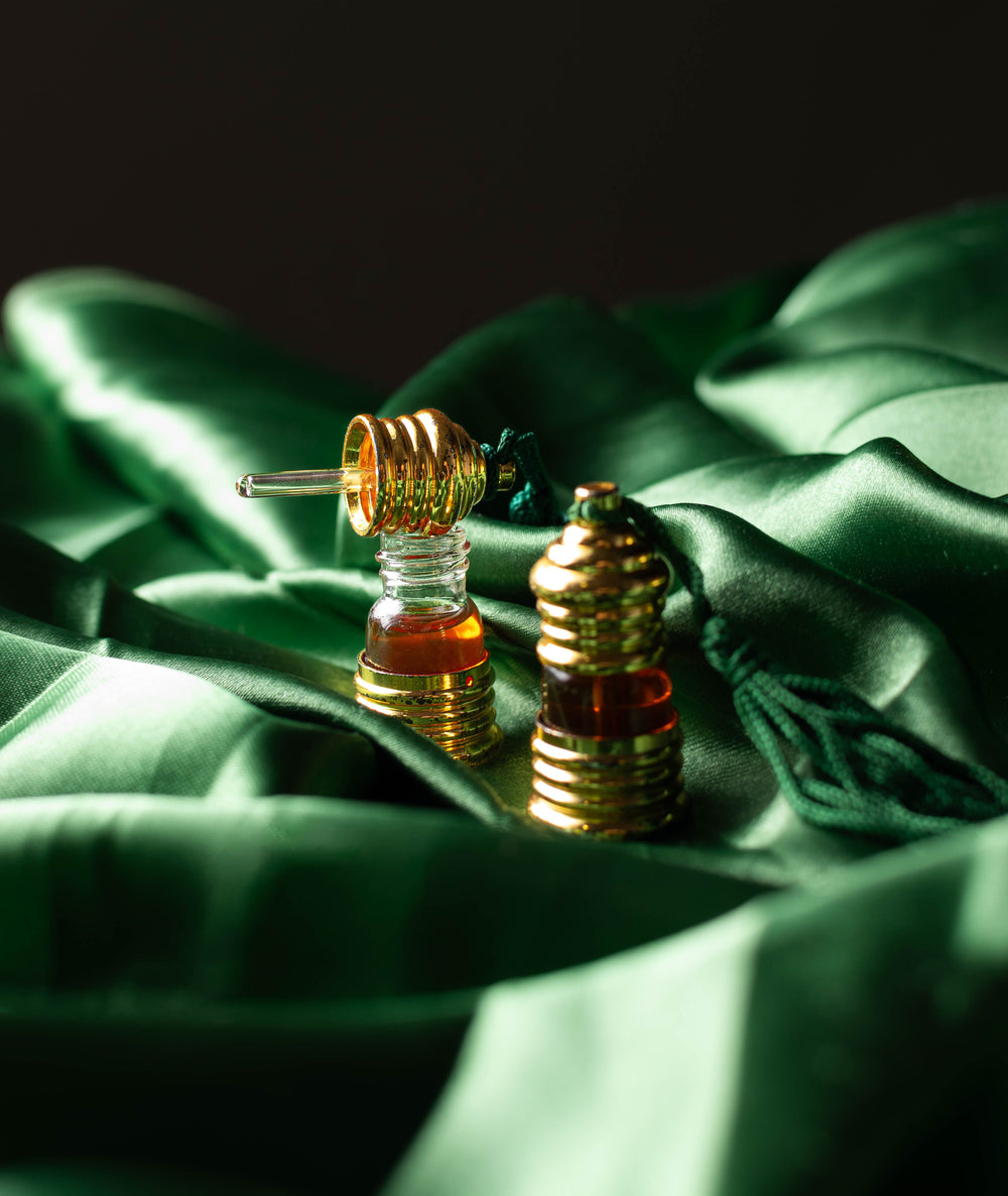 Kheoni Vetiver khus natural attar bottle – close-up