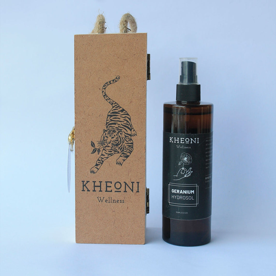 Kheoni Geranium hydrosol spray bottle