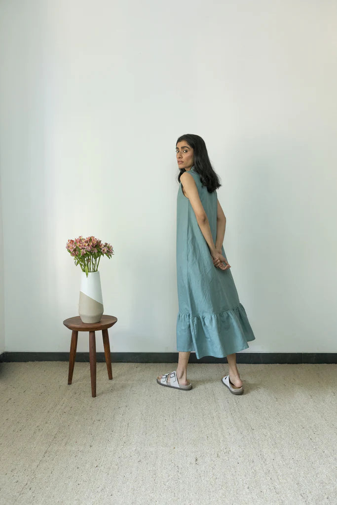 LAID-BACK GATHERED DRESS | Anushe Pirani - EarthBased 