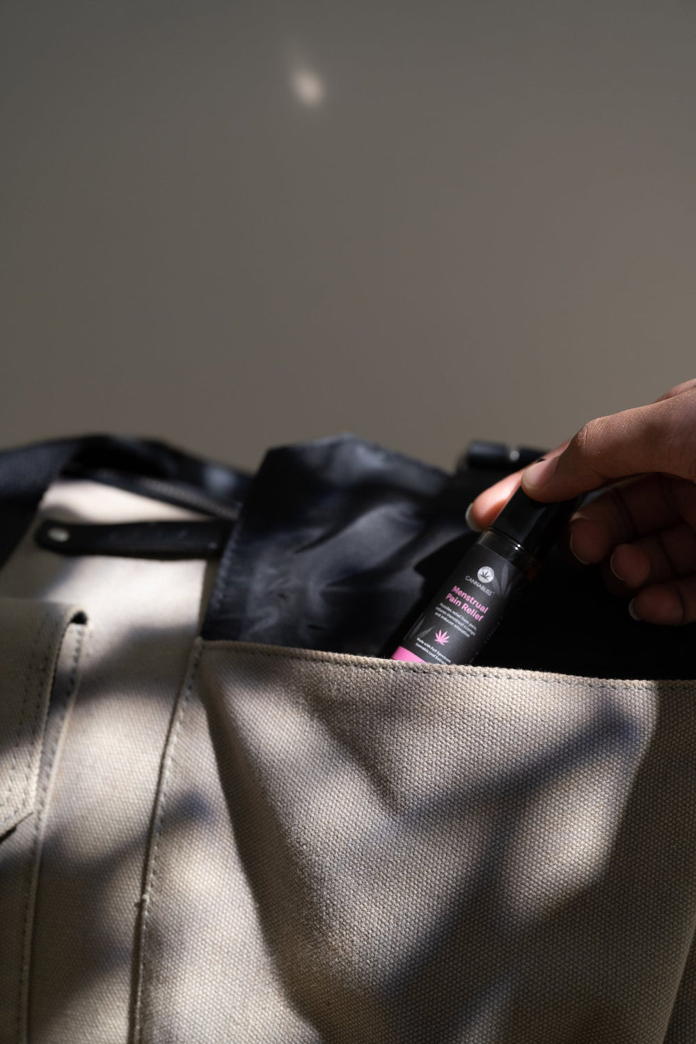 MENSTRUAL PAIN RELIEF ROLL-ON - EarthBased 