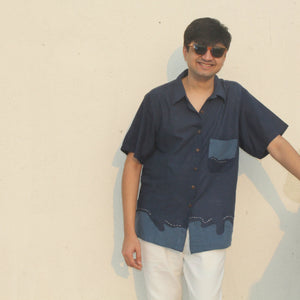 Man wearing a lightweight pure cotton casual shirt for men, relaxed fit breathable summer shirt perfect for travel and everyday wear.