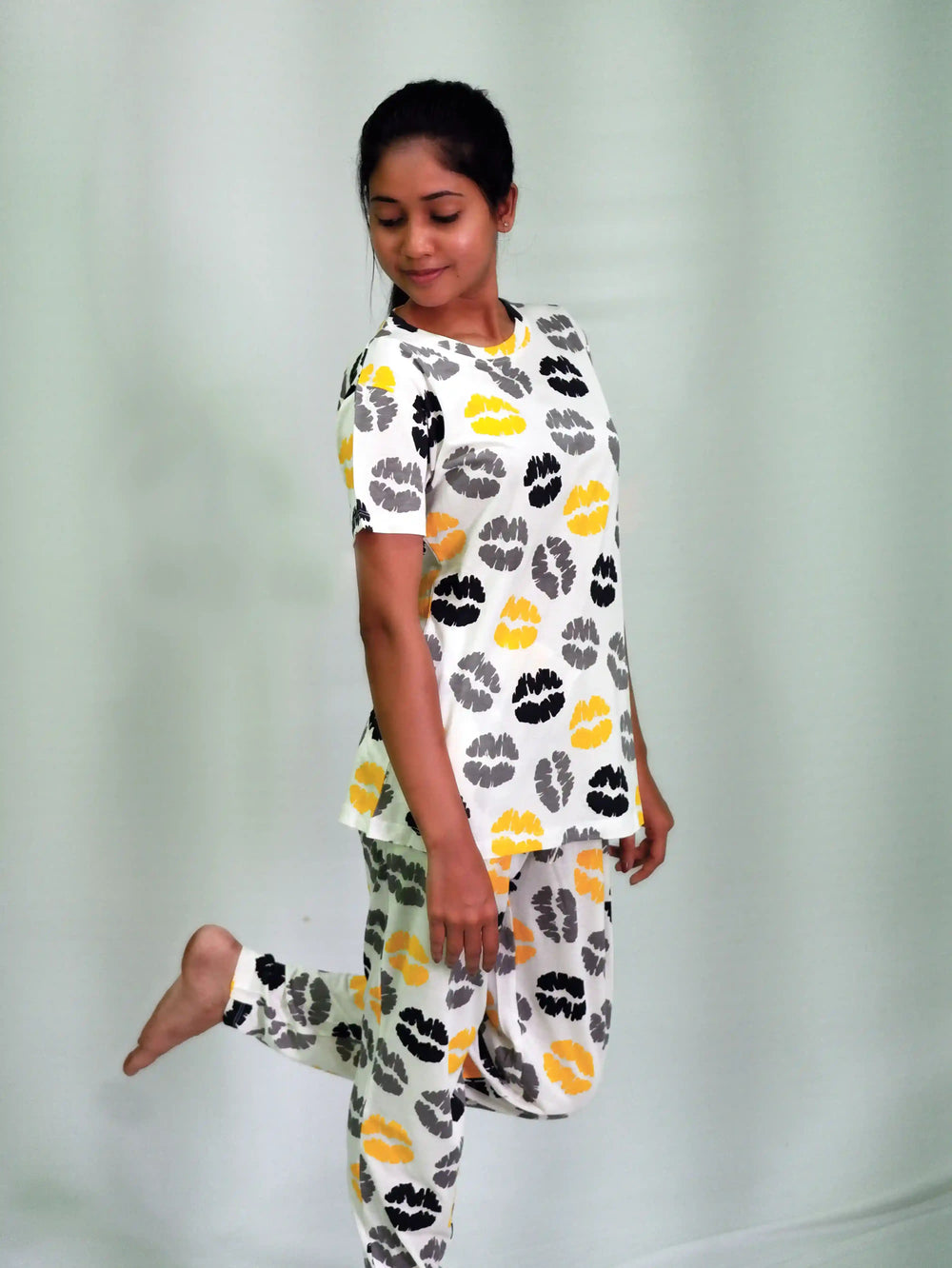 Kisses Print T-shirt & Pant Night Dress in Tofu | Playout - EarthBased 