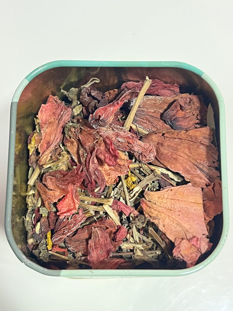 Kheoni Himalayan herbal infusion tea 100 g pack – close-up