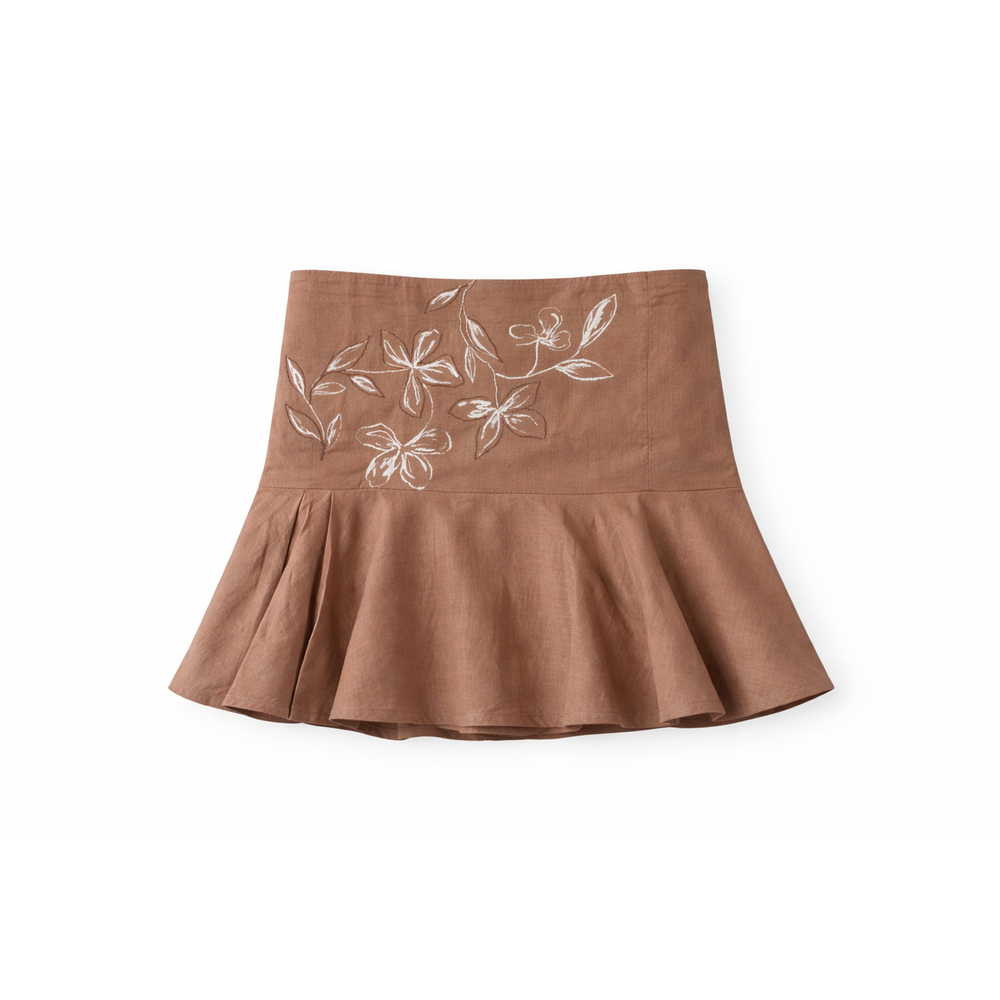 Casual strapless summer top for women made from breathable cotton fabric, relaxed fit tube top designed for inclusive sizing.