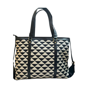 ONEarth vegan leather laptop bag, product photo 5