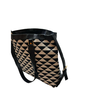 Vegan leather laptop bag by ONEarth, product photo 2